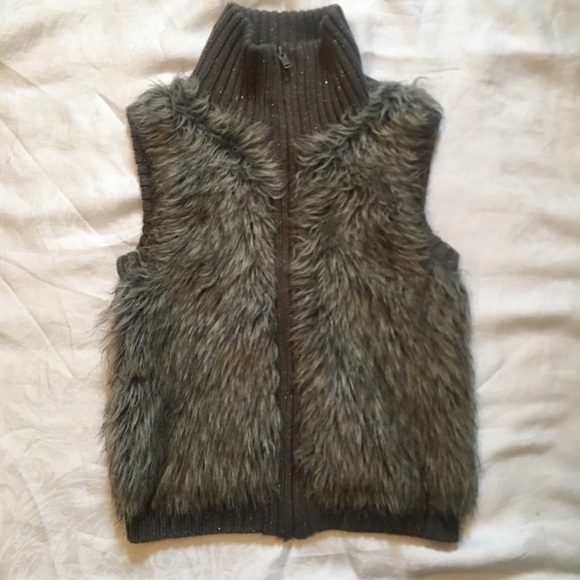 🆕💜Super Cute Girls Furry Justice Sweater Vest💜 - Picture 1 of 7